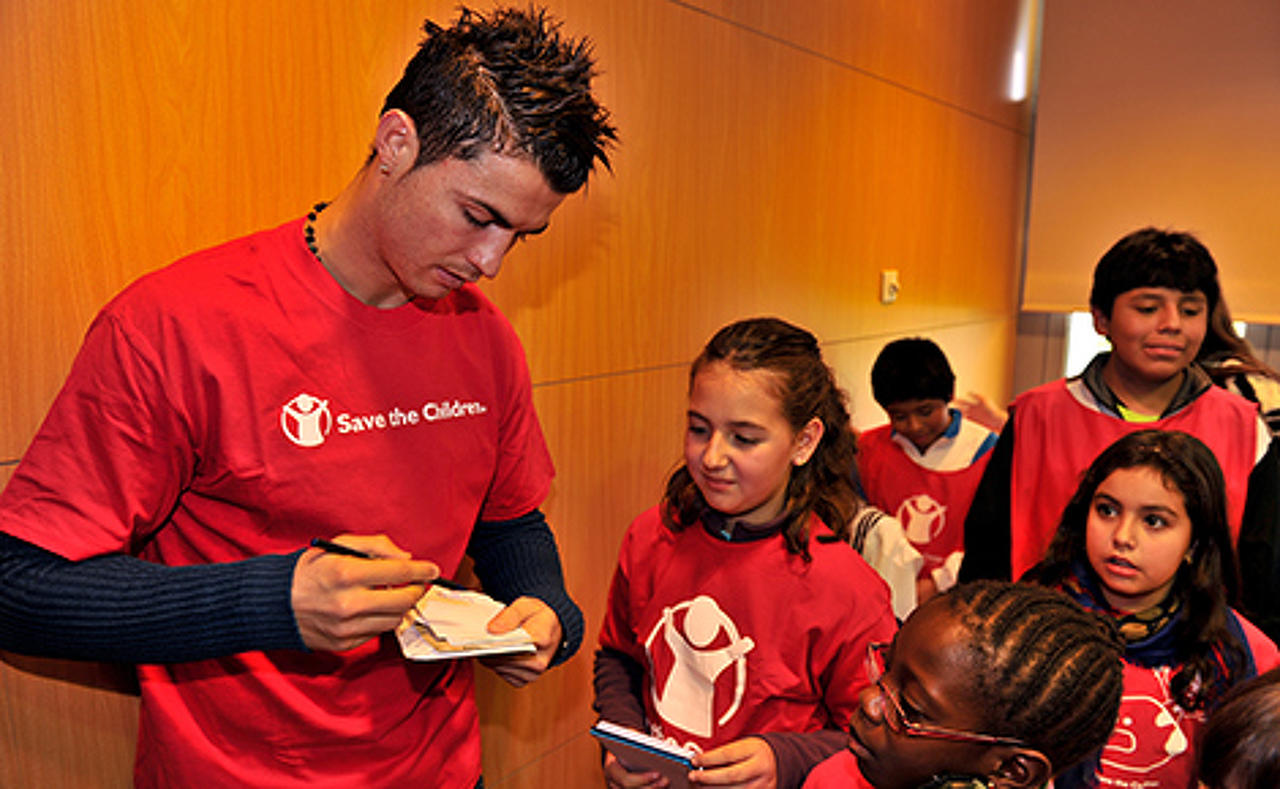 Cristiano Ronaldo rengeteg pénzt adományozott magyar gyermekeknek